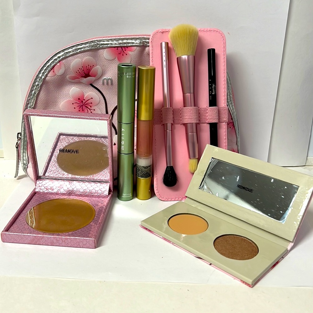 Mally Beauty cosmetics bag with 7pc